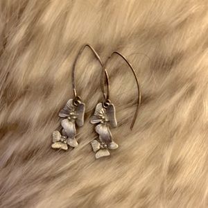 **Handade Floral Earrings**